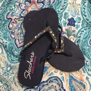 Sketchers yoga foam flip flops